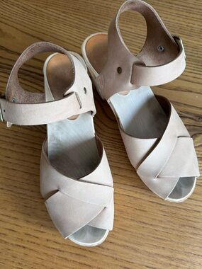 Bryr Clogs (Size 38)